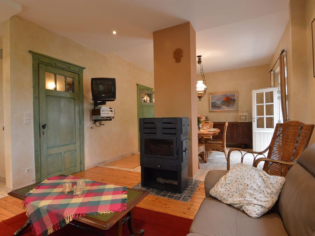 Oizy Furnished Bungalow In Monceau En Ardenne With Garden Barbecue الغرفة الصورة