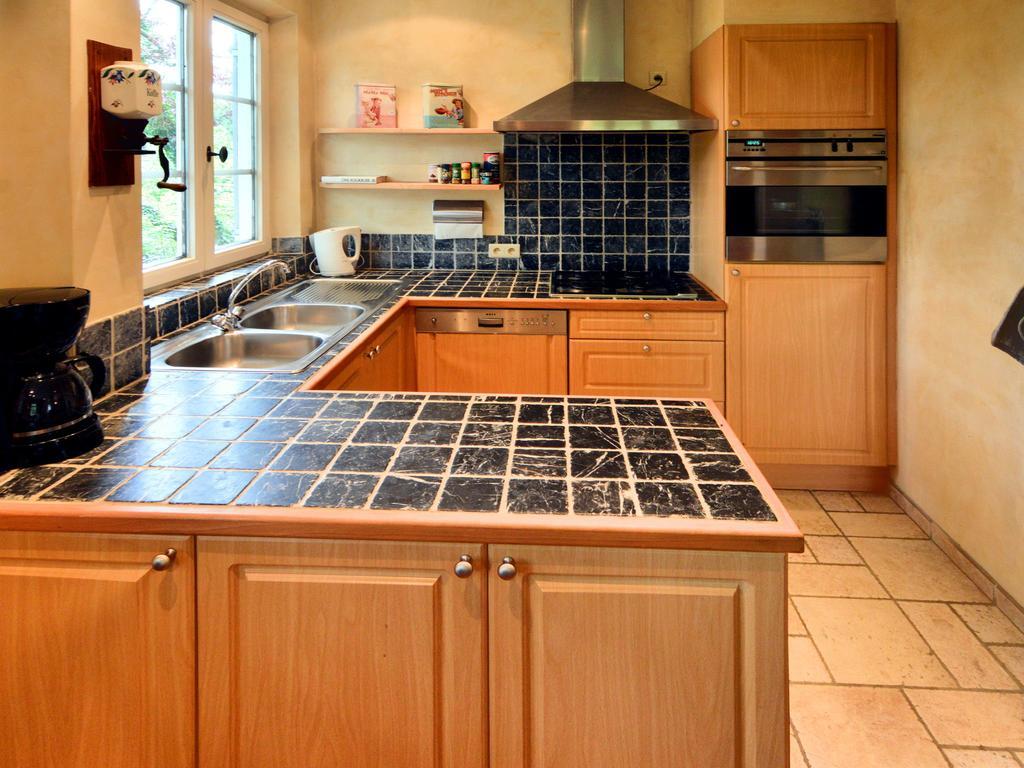 Oizy Furnished Bungalow In Monceau En Ardenne With Garden Barbecue المظهر الخارجي الصورة
